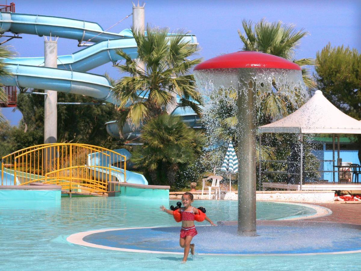 Happy Camp Mobile Homes In Camping Villaggio Lamaforca Carovigno Exterior photo