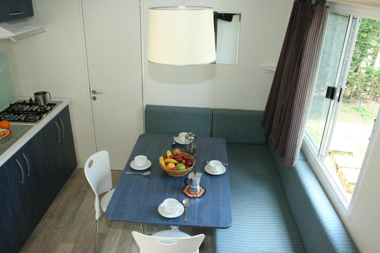 Happy Camp Mobile Homes In Camping Villaggio Lamaforca Carovigno Exterior photo