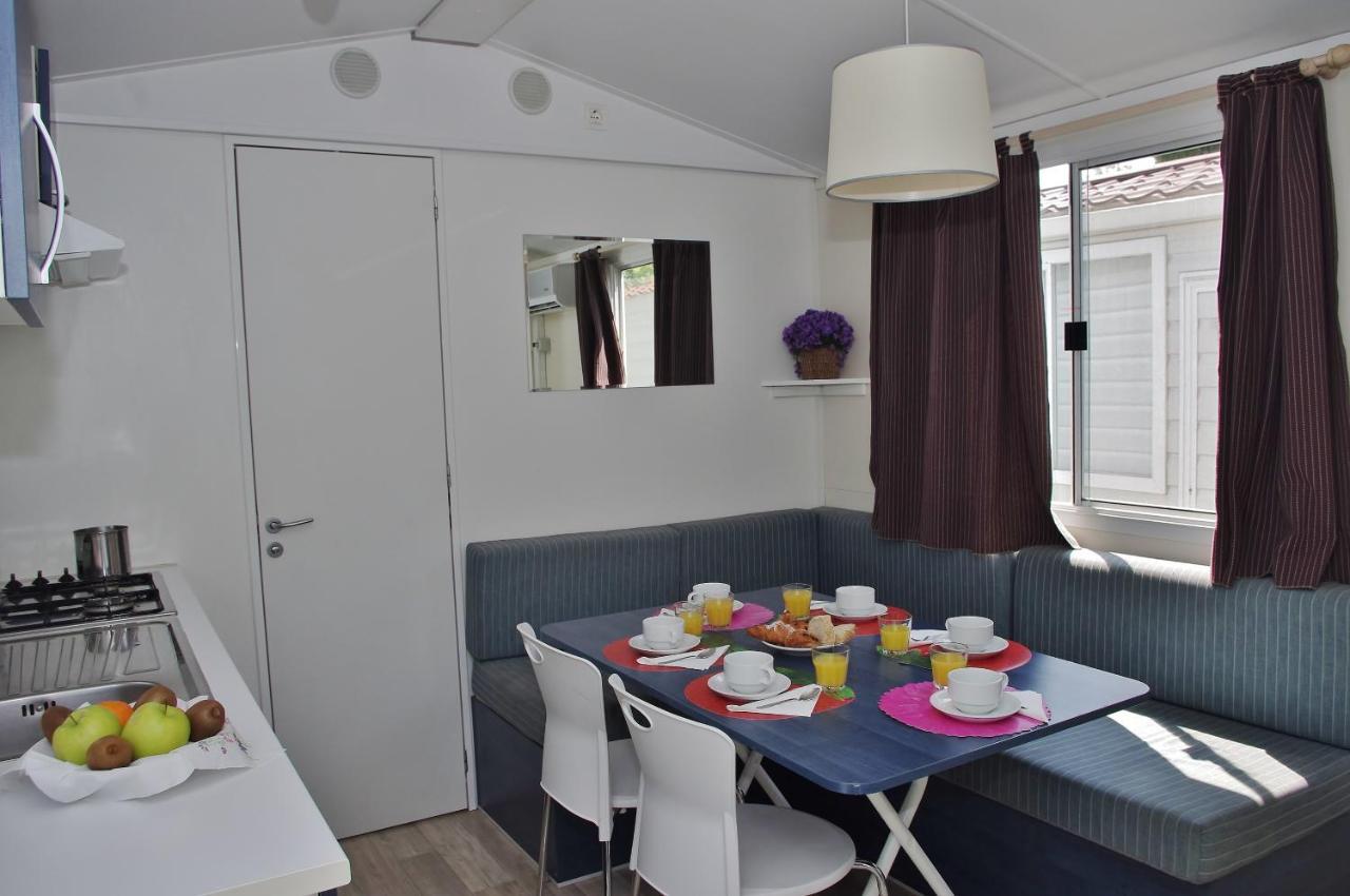 Happy Camp Mobile Homes In Camping Villaggio Lamaforca Carovigno Exterior photo